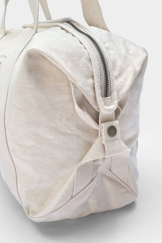 Details of Zipper of "Far away" Duffle Bag by Hello Big Hug