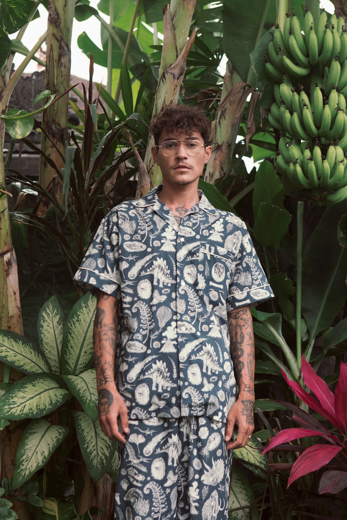 Load image into Gallery viewer, Inspired by the beautiful prehistoric dinosaurier illustration by Tattoo-Artist Suflanda this Mens Pyjama Set guarantes sweet dreams combined with vintage 60’s design.

